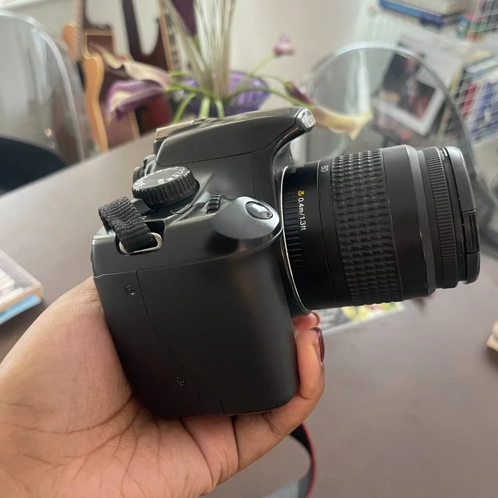 Canon Eos Rebel t3 dslr camera (Charger, Battery & Bag Included) (2011 Model)
